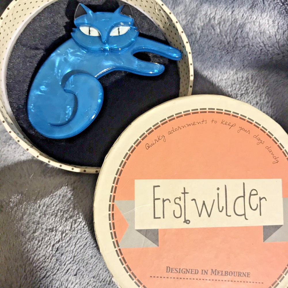 Erstwilder Curling Cassandra Blue Cat Brooch Pin Louisa Camille New in Box NIB